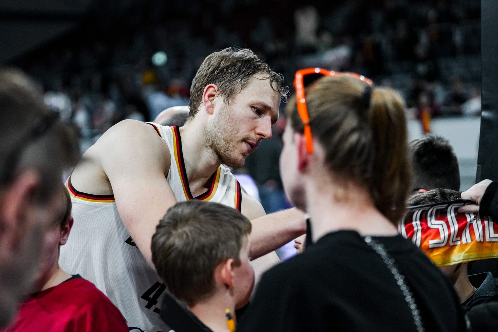 Christian Sengfelder begegnet Fans nach dem Spiel