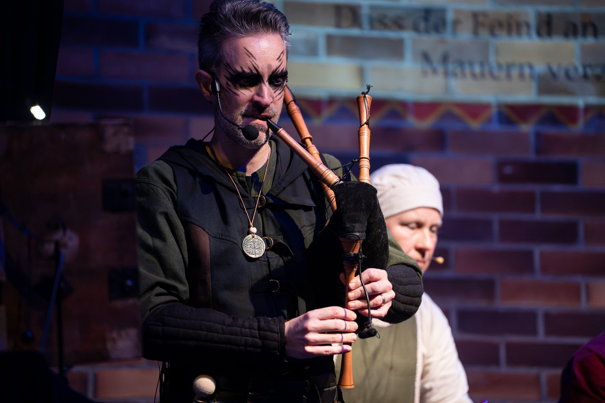 Musiker von Sagensang spielt Dudelsack